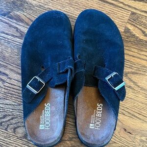 White Mountain Black and Brown Suede Footbeds